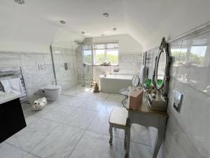 Oak Valley Lodges & Camping