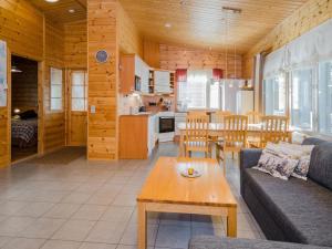 Holiday Home Kainaloranta by Interhome