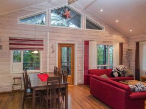 Holiday Home Teerenpesä by Interhome