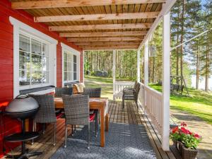 Holiday Home Aurinkoranta by Interhome