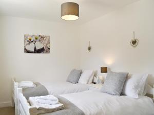 Cherry Cottage - Ukc3990