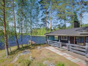 Holiday Home Aurinkoniemi by Interhome