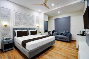 Townhouse Oak Sector 18 Metro Station Formerly Raasha Inn