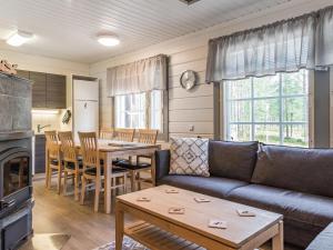 Holiday Home Levin kultakoto by Interhome