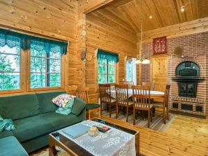 Holiday Home Hirsiniemi by Interhome