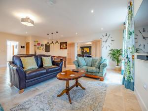 Old Barn 2 - Uk48478