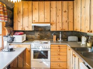 Holiday Home Suutarinkolo by Interhome