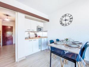 Studio Le Cormoran-5 by Interhome