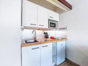 Studio Le Cormoran-5 by Interhome