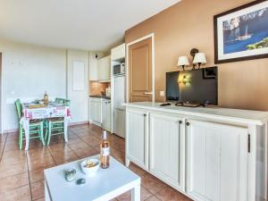 Apartment Les Rivages de Coudoulière-9 by Interhome