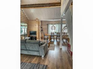 Holiday Home Isopyhänmaa by Interhome