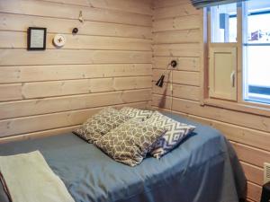 Holiday Home Aurinko-saaga 2 paritalo lasiterassihuon by Interhome