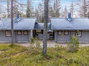 Holiday Home Ylläksen tunturihonkamaja 5 by Interhome