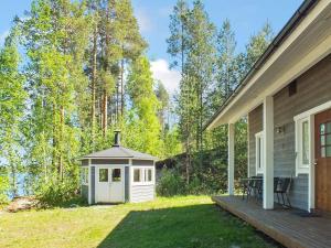 Holiday Home Hot pool cottage laurinranta by Interhome
