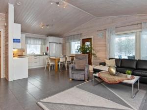 Holiday Home Hot pool cottage laurinranta by Interhome