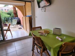 Banyuls-sur-Mer: Appartement Vue Mer, Terrasse, Parking Privé, 4 Personnes - FR-1-309-546