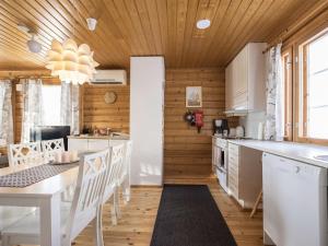 Holiday Home Aurinkoalppi 12a paritalon yläkerta by Interhome