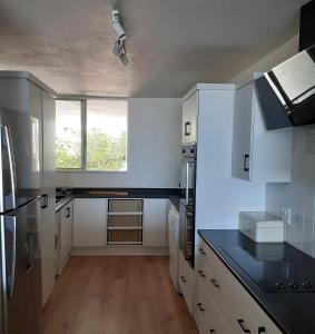 Modern Apartment on Signal Hill with Incredible Panoramic Sea and Mountain views