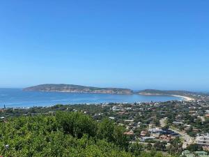 Modern Apartment on Signal Hill with Incredible Panoramic Sea and Mountain views