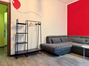 Spacious Home 8 Mins by Metro to City Center