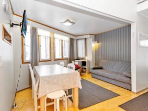 Holiday Home Hallantytär b3 paritalo by Interhome