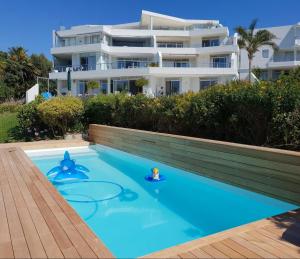 Modern Apartment on Signal Hill with Incredible Panoramic Sea and Mountain views