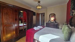 Classic Charm of an Old Porto free parking