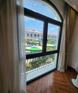 BREAKING DAWN- TAEYANG Hotel Phú Quốc