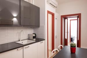 Characteristic one bedroom Apartment Columns of San Lorenzo