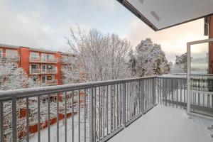Fresh, Modern Living in a Beautiful Solna Area