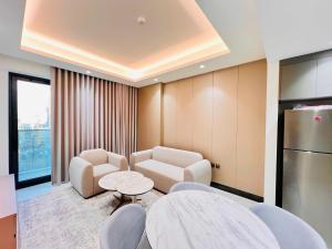 Luxury Living at Cloud Tower JVT with Pool Gym & Sports Facilities