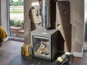 The Workshop - Uk40448