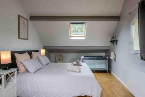 Maison de vacances au calme, piscine, clim, en forêt, Fontainebleau