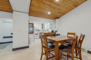 The Overlooker, Apt A11