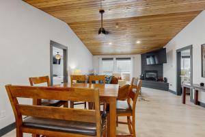 The Overlooker, Apt A11