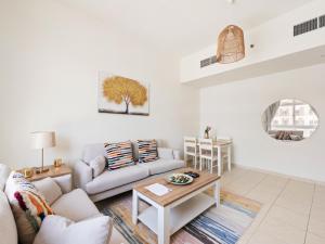 Prestige Urban Escape 2BDR In La Fontana