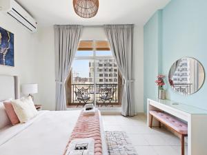 Prestige Urban Escape 2BDR In La Fontana