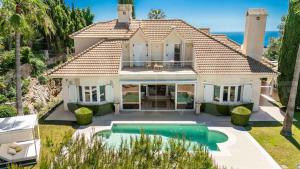 Luxury Sea View Villa with Pool & Terrace REMS