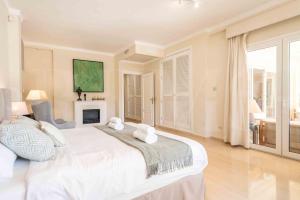 Luxury Sea View Villa with Pool & Terrace REMS