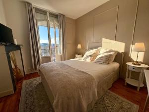 Suite Style Hôtel avec Balcon Vue Gare Netflix