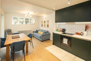 2BR Garden Flat Near Richmond & Stadium