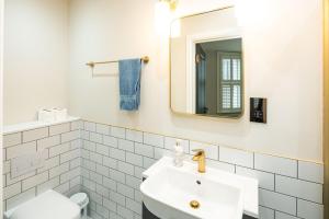 2BR Garden Flat Near Richmond & Stadium