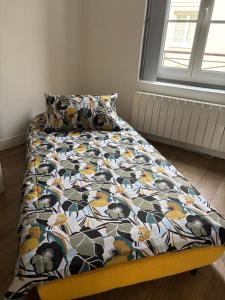 Studio centre proche marché et RER avec wifi