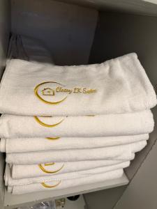 Naivasha Naivegas Classy LK Suites Host by Lizzy