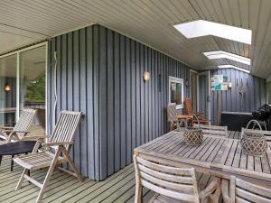 5 person holiday home in Ålbæk-By Traum