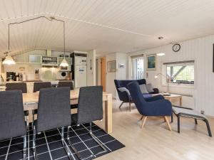 5 person holiday home in Ålbæk-By Traum