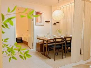 Joseon Hip - AREX DMC near Hongdae, Entire 1st Floor House with Private Yard, 3BR