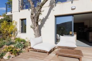 Ground floor of villa 75 m2, hill view - Pets allowed