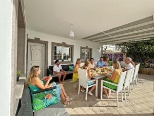 Villa Esmeralda junto al mar