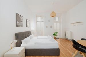 Homely Berlin - Spacious Flat Quiet, Friedrichstraße, River
